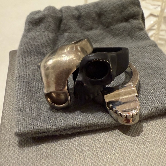 Alexander McQueen Skull Triple Stack Ring Size 8 - Picture 3 of 5